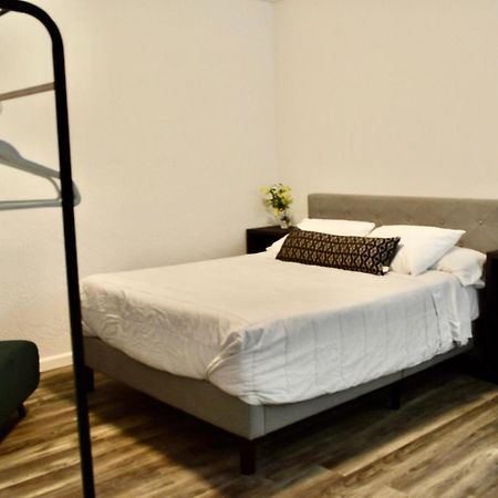 Weeki Wachee Guest Suite Спринг Хил Екстериор снимка