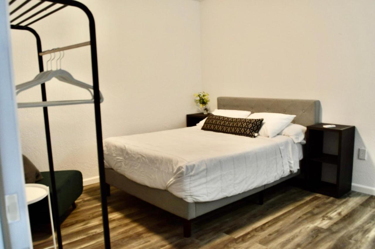 Weeki Wachee Guest Suite Спринг Хил Екстериор снимка