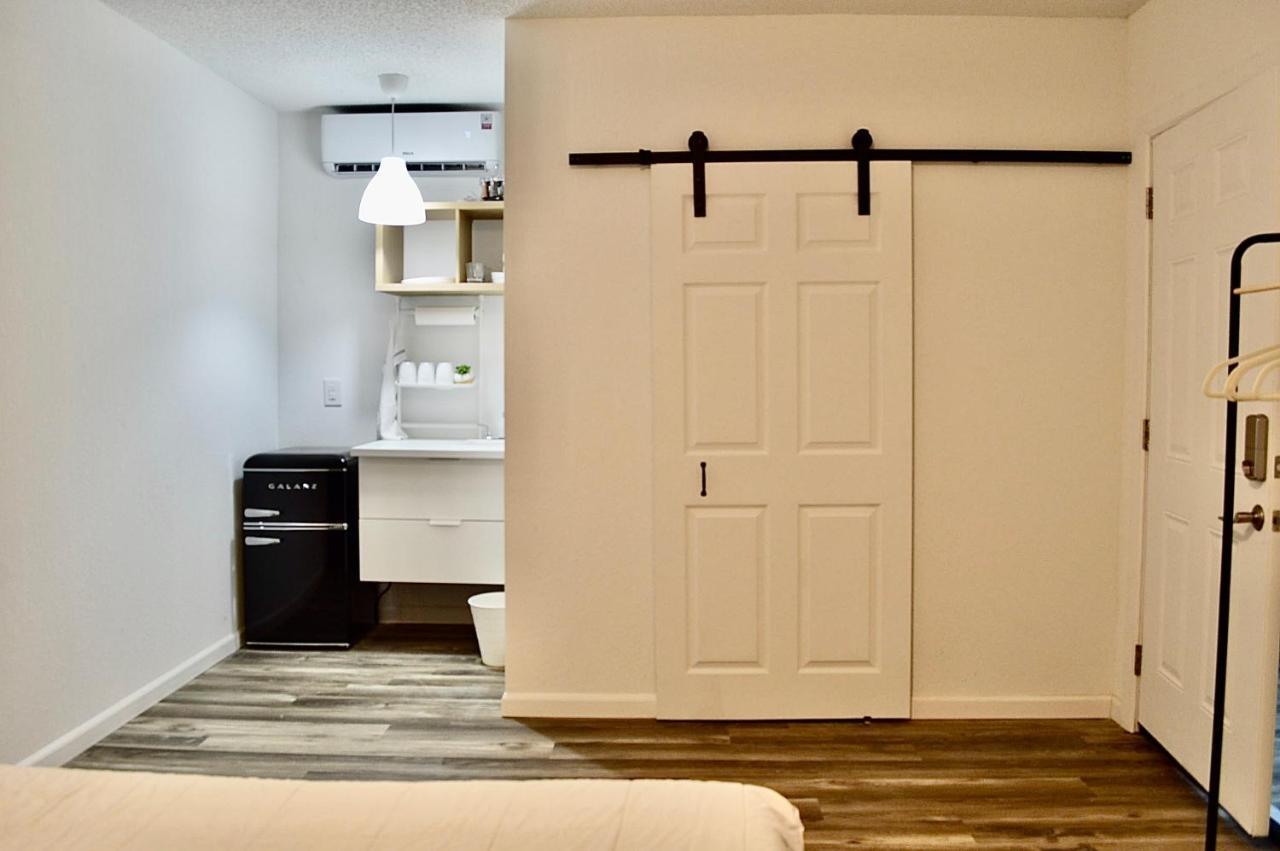 Weeki Wachee Guest Suite Спринг Хил Екстериор снимка