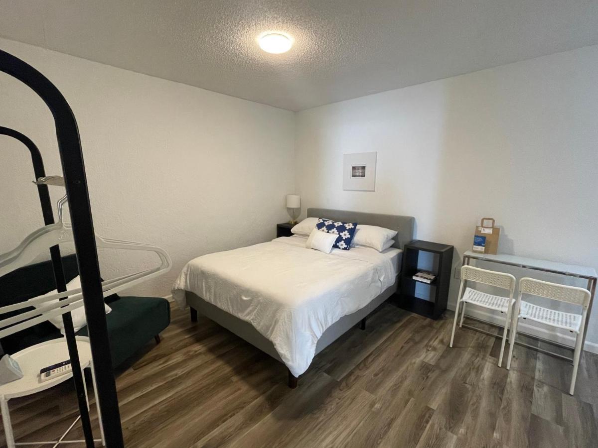 Weeki Wachee Guest Suite Спринг Хил Екстериор снимка
